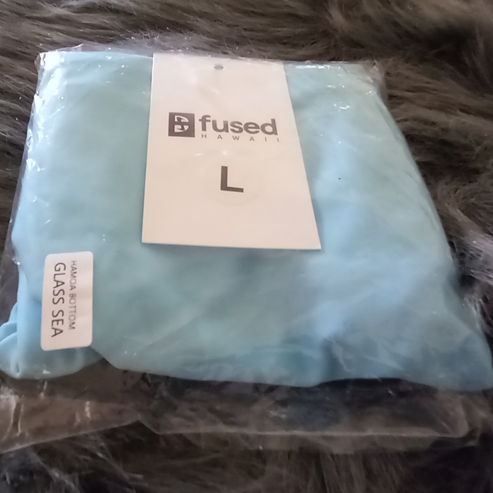 Fused hawaii glass sea size large hamoa bottoms NWT still in original package